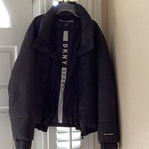 Black puffer jacket from DKNY size XL - Picture 3 of 4